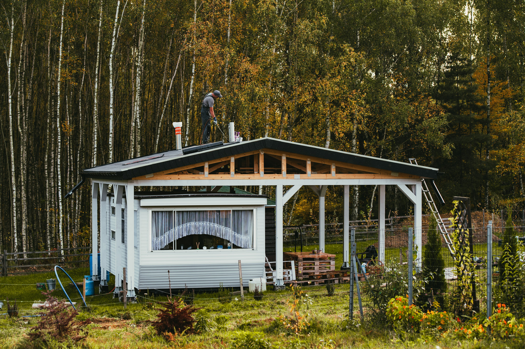 Jak zaadaptować działkę rekreacyjną na rodzinny ogród?